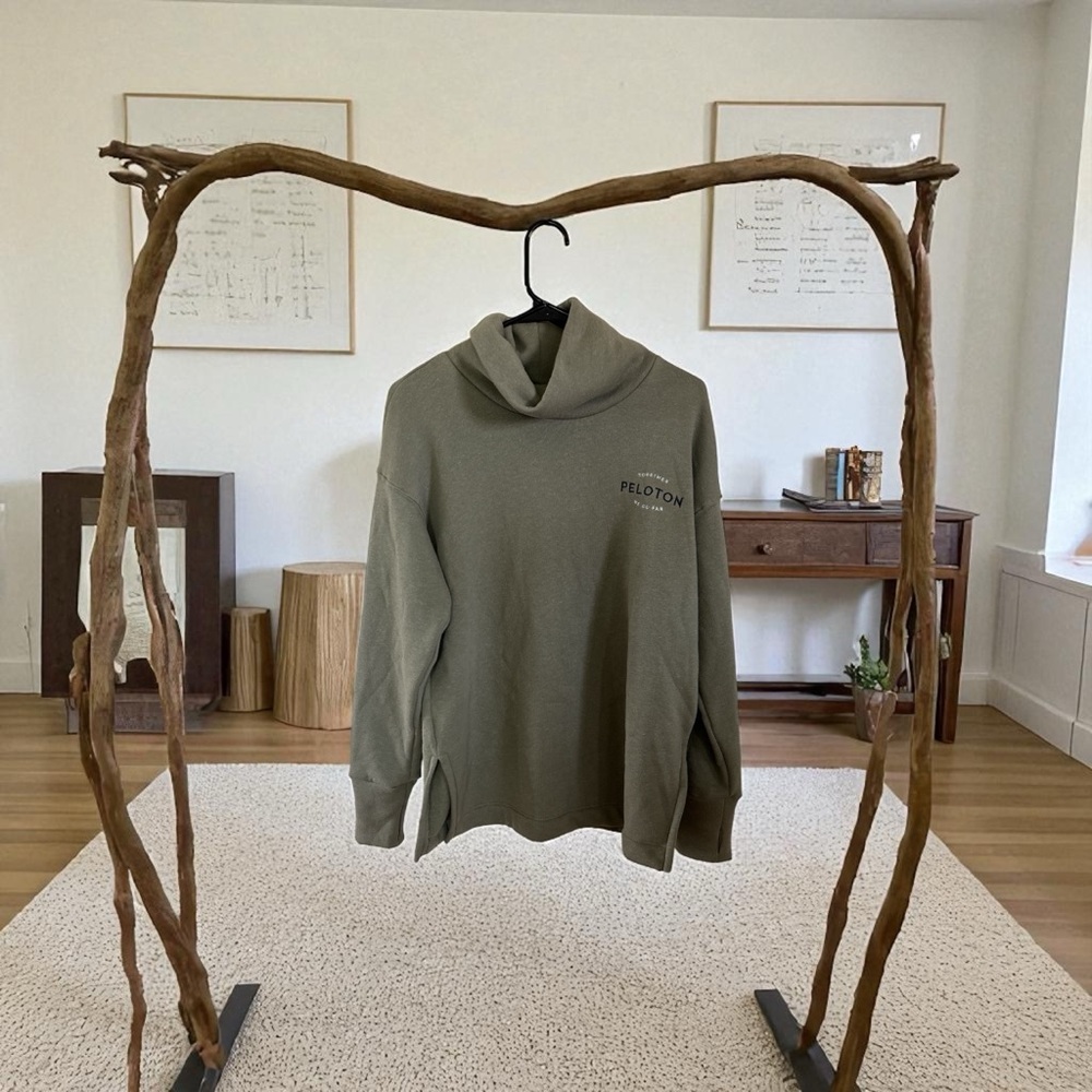 ❤️🍂Peloton Olive Green Sweatshirt